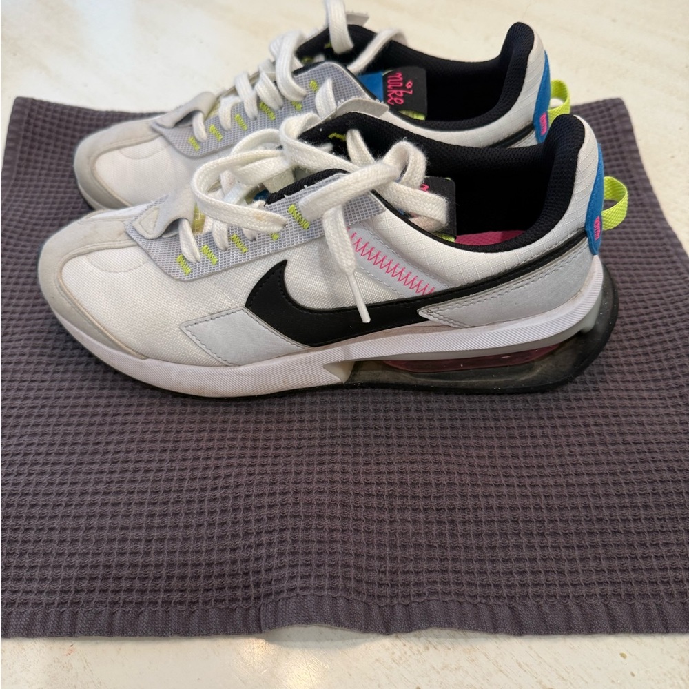 Women White and Black Sneakers